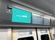 4000系　車内デジタルサイネージ